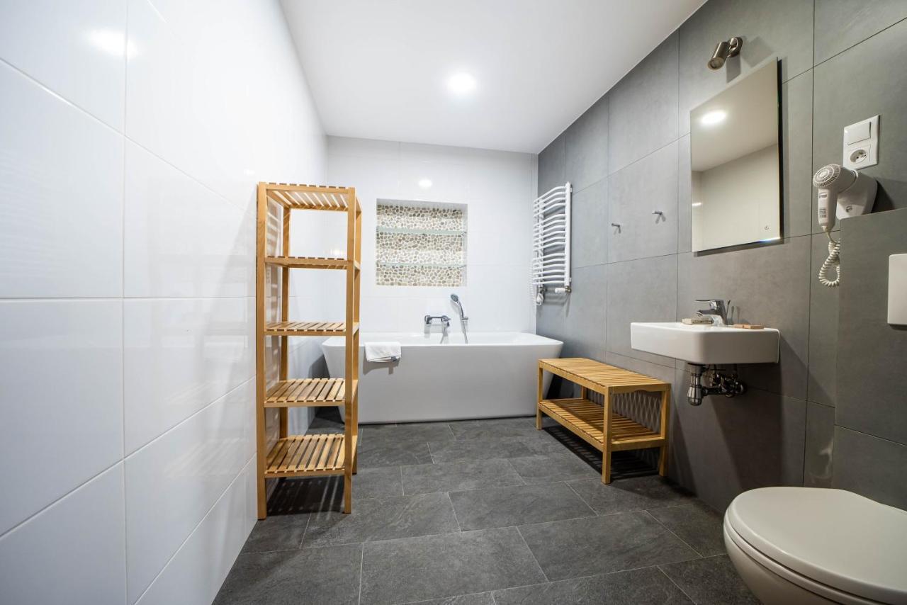 Apartamenty Przy Hotelu Zywieckim Przylekow Exterior foto